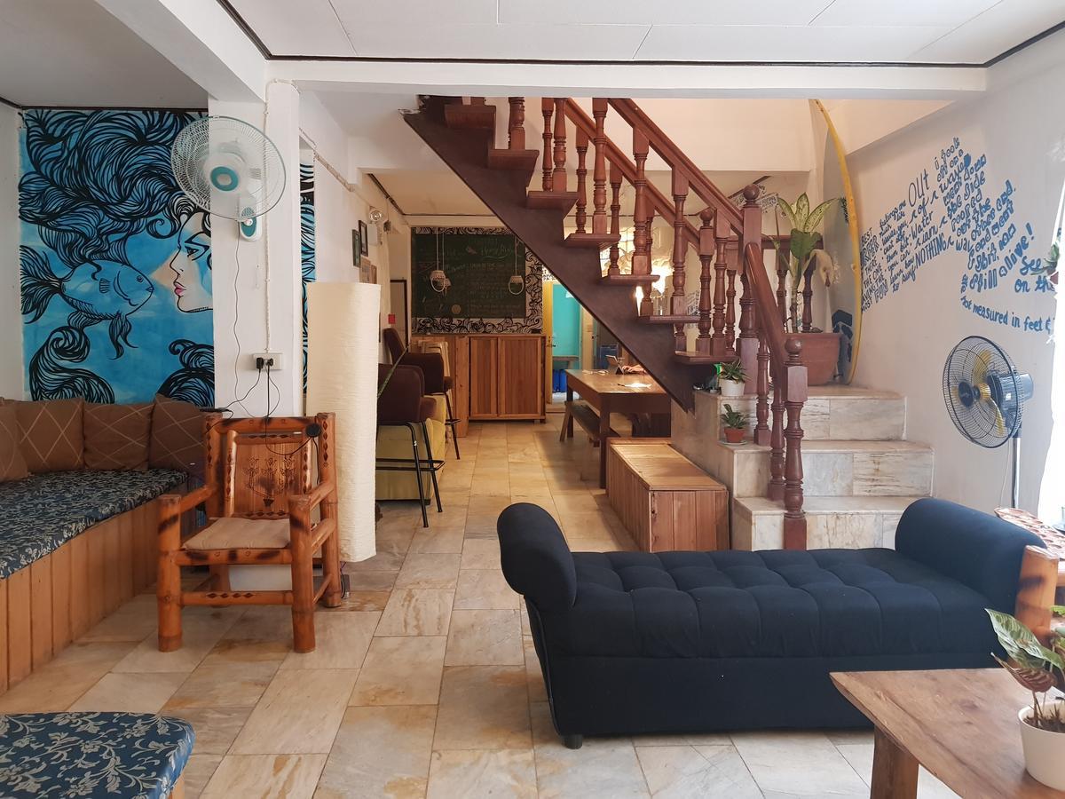 Go Surfari House Vandrerhjem Baler Eksteriør bilde